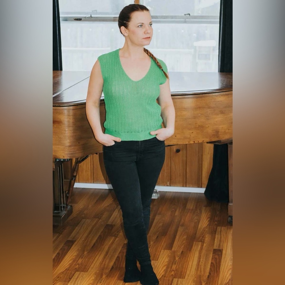 Vintage green sweater vest (no tags), size S
